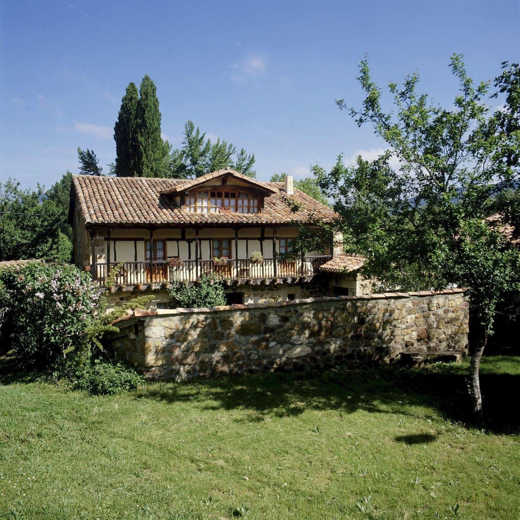 Gasthaus La Gandara Crespo Exterior foto